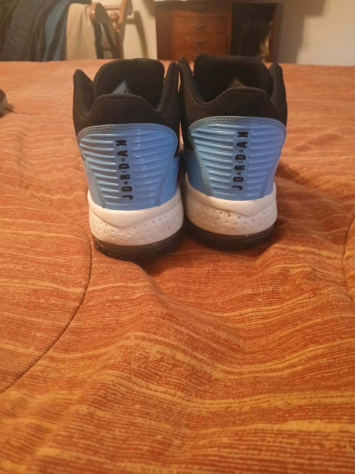 Air Jordan Max Aura 2 Black University