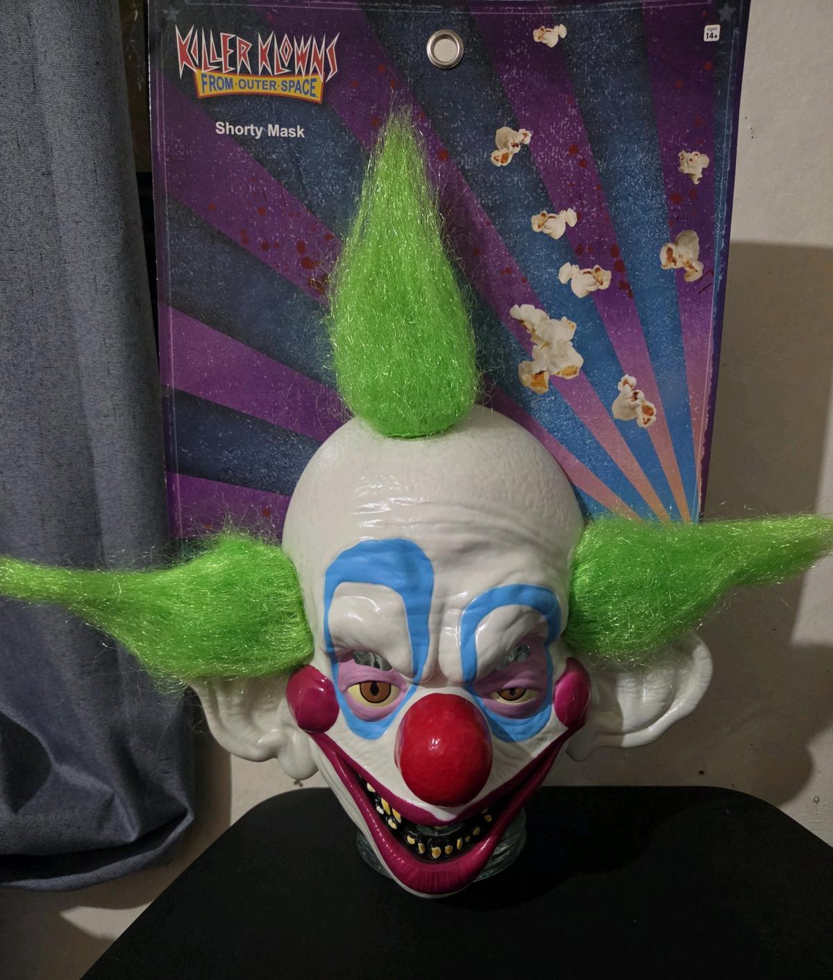 Killer clowns from outer space clown mask