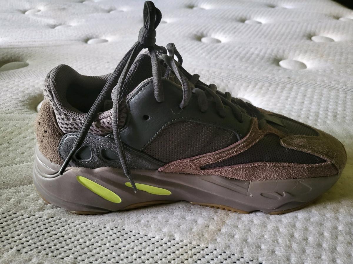 Yeezy Boost 700 Mauve 2018