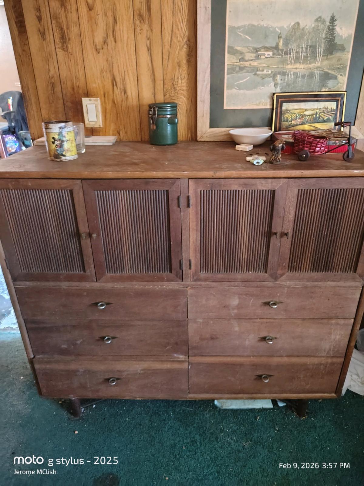 Dresser solid wood