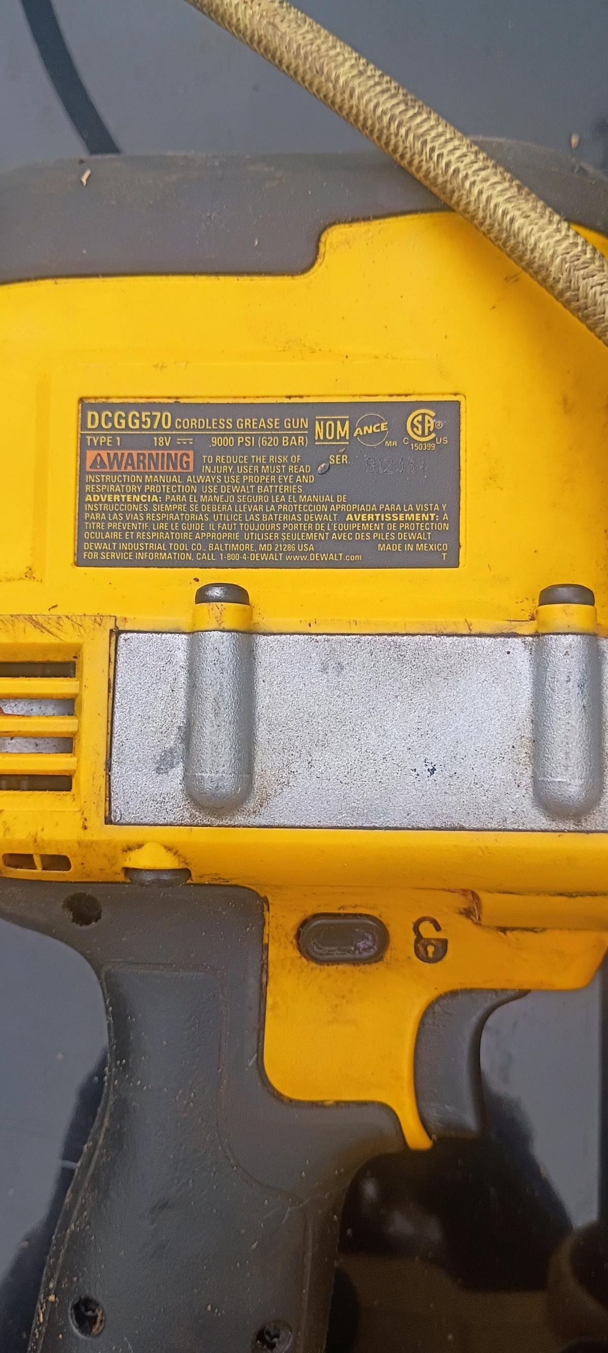 dewalt cordless grease gun