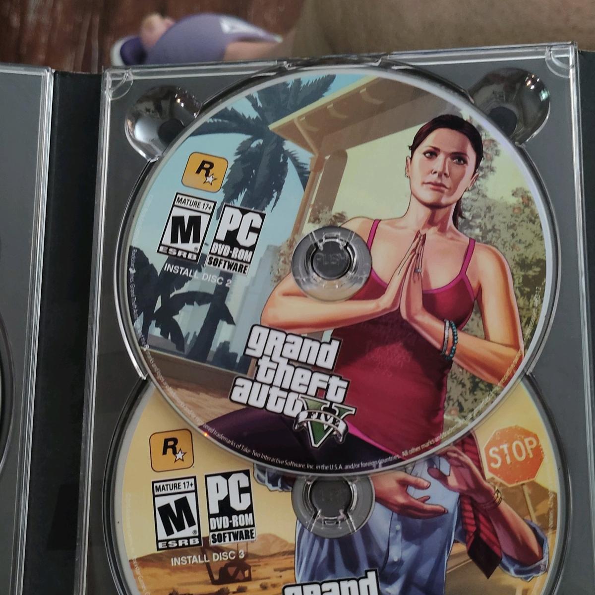 Grand Theft Auto V PC DVDROM Install Disc Set w Case  Rockst