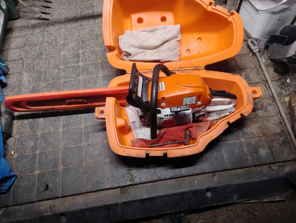 Stihl MS291 chainsaw  great shape almost new
