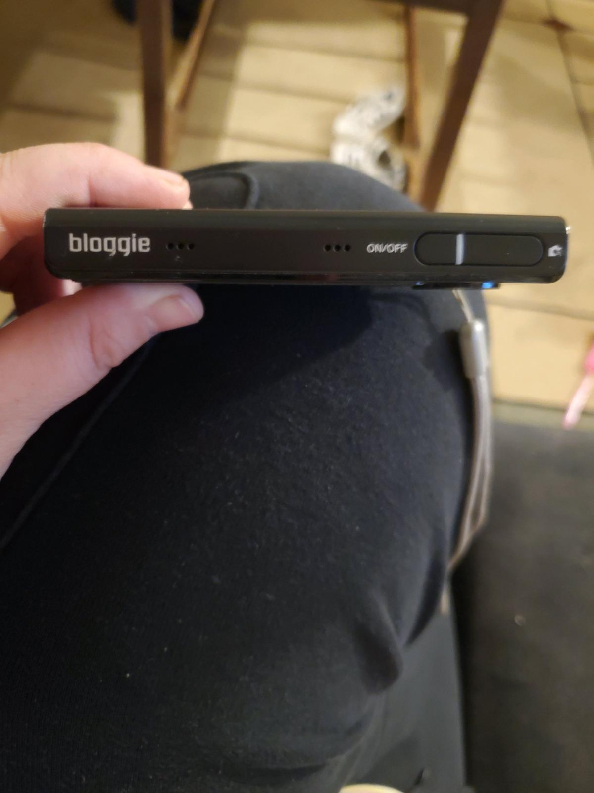 Sony bloggie    buyer pays shipping costs