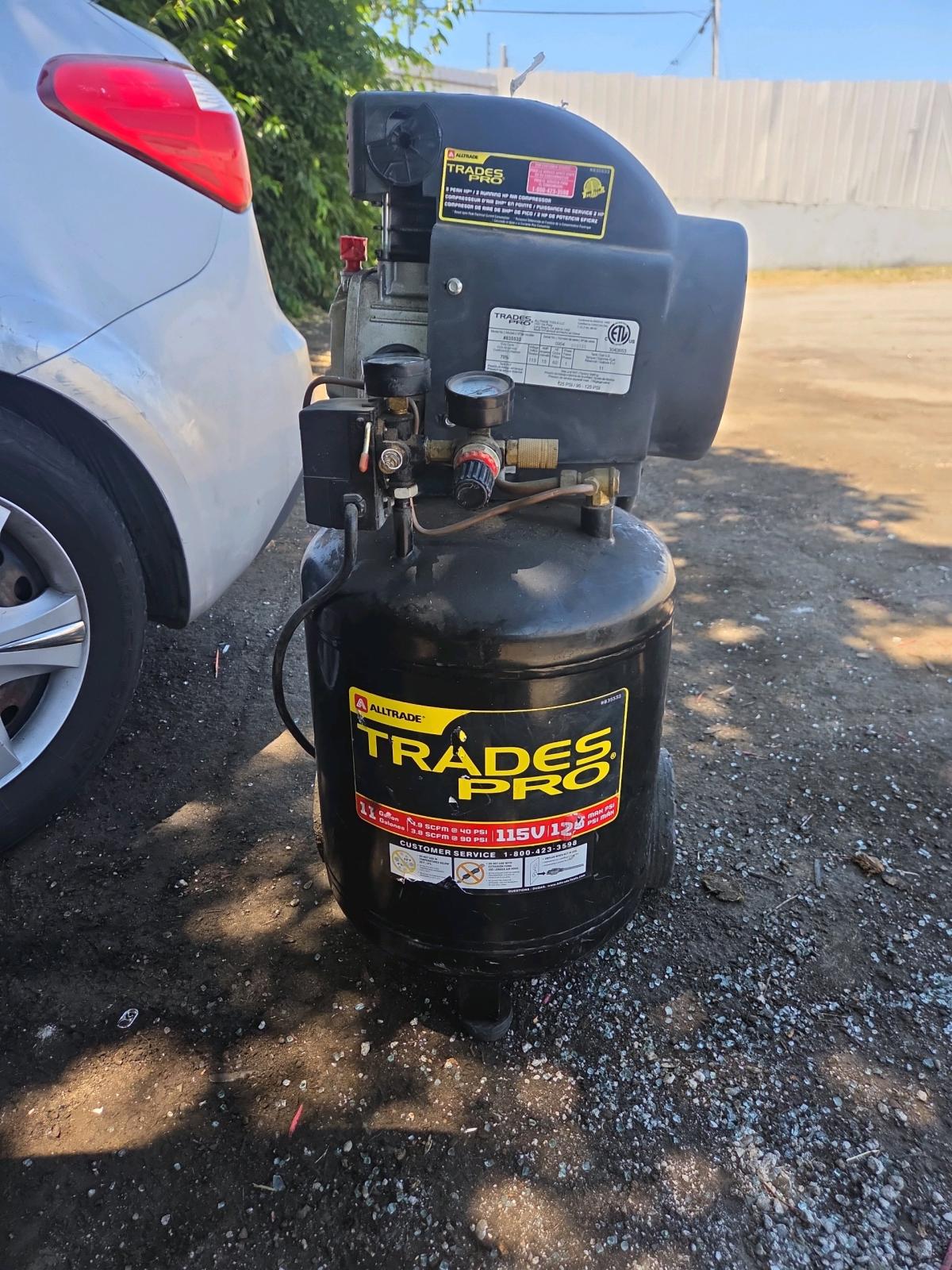 Alltrade Trades Pro portable air compressor
