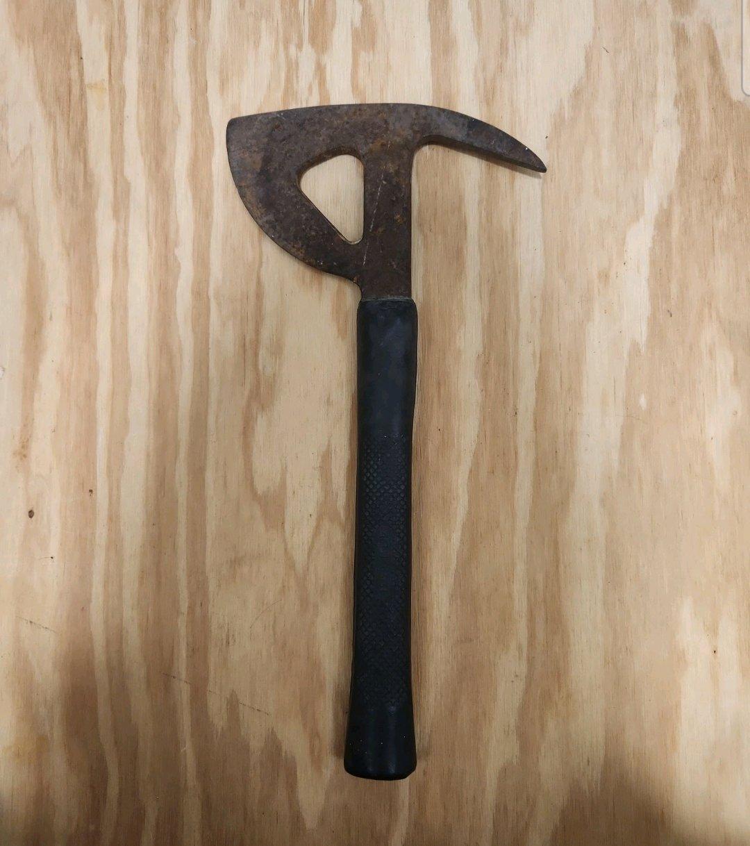 WW2 pilots crash axe