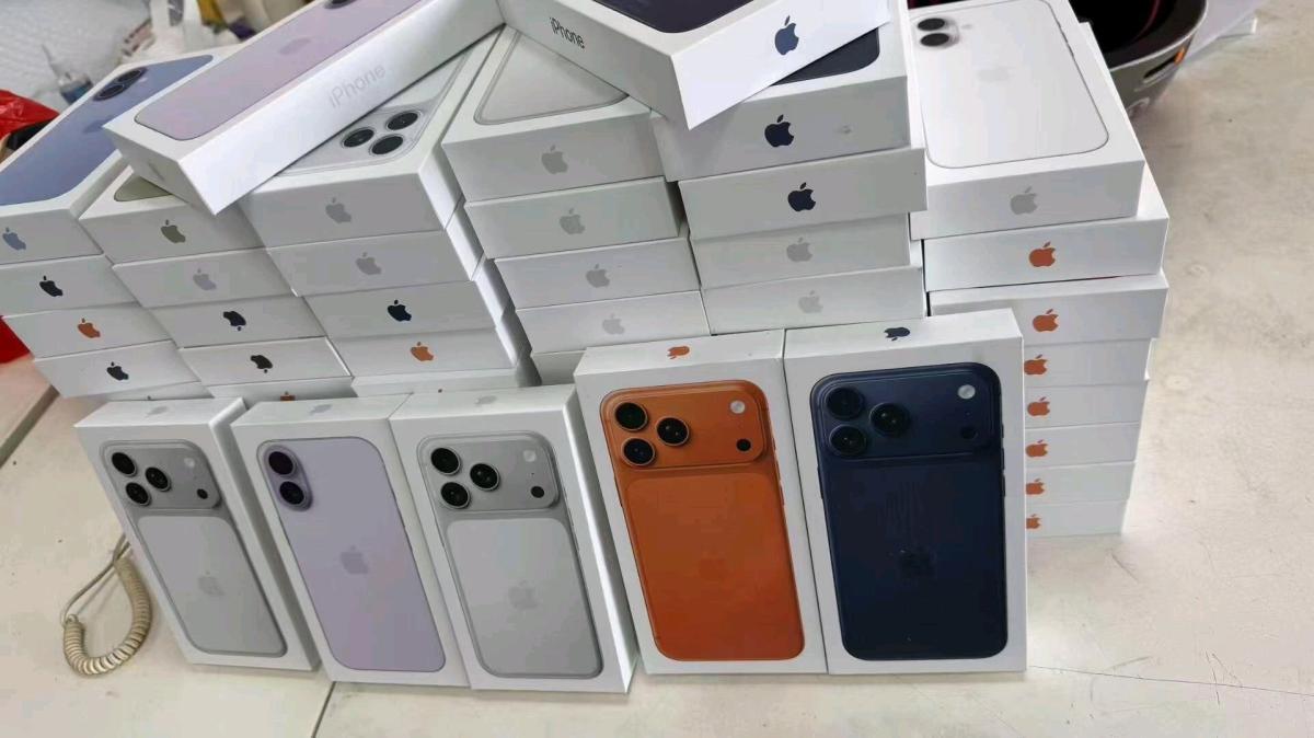 iPhone 17 Pro Max Orange Titanium  Potencia Estilo y Exclusi