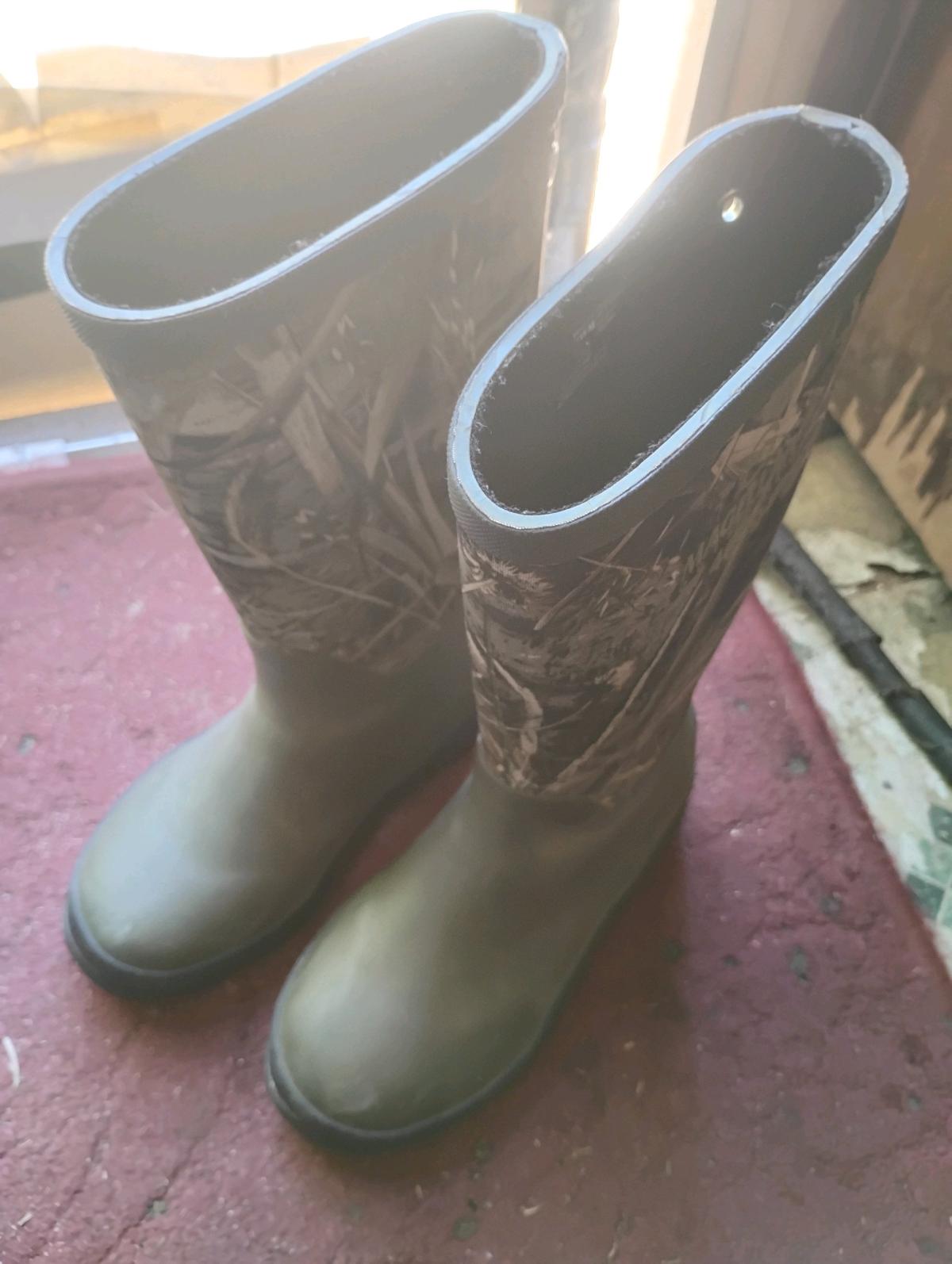 A  Yoith  Boys 13 Camouflage Boots