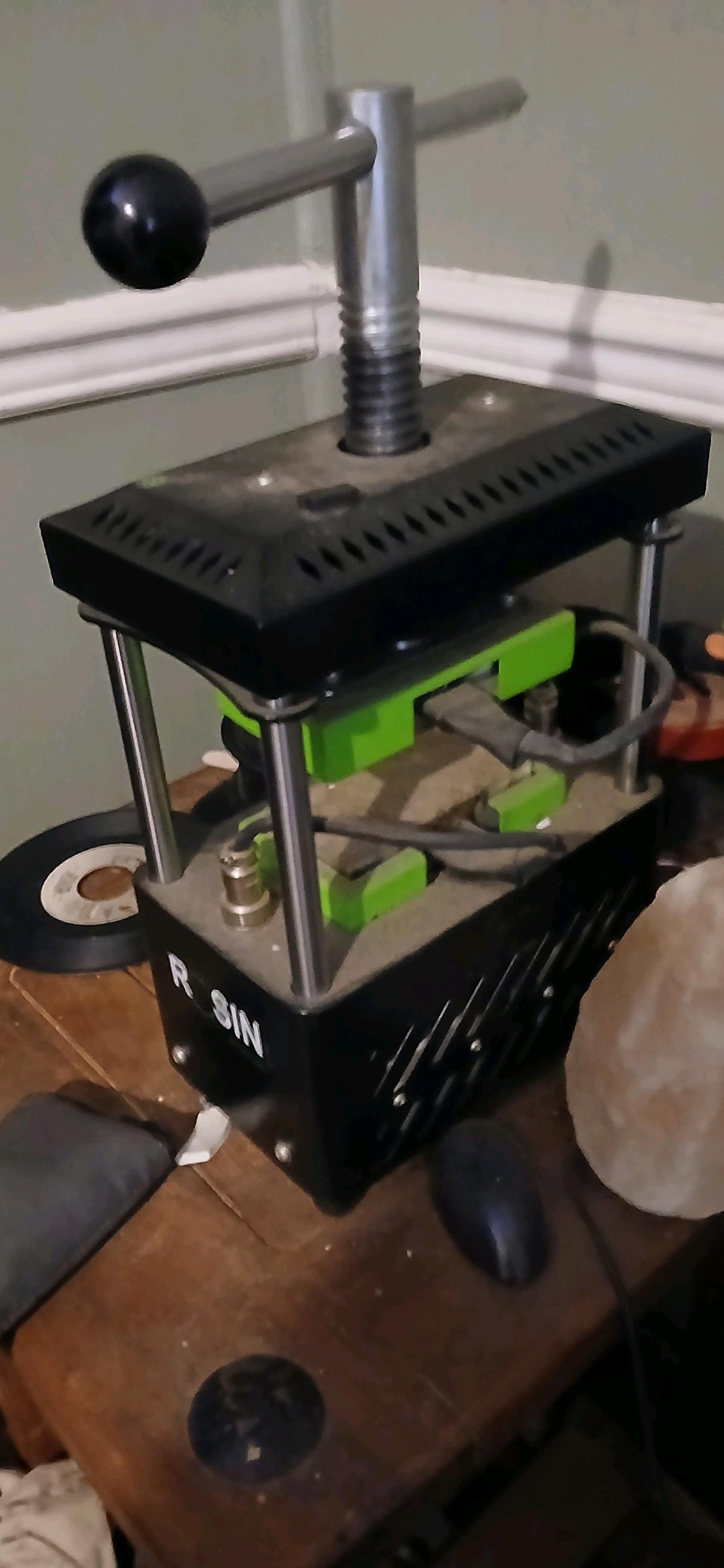 Heat Press for cannabis oil