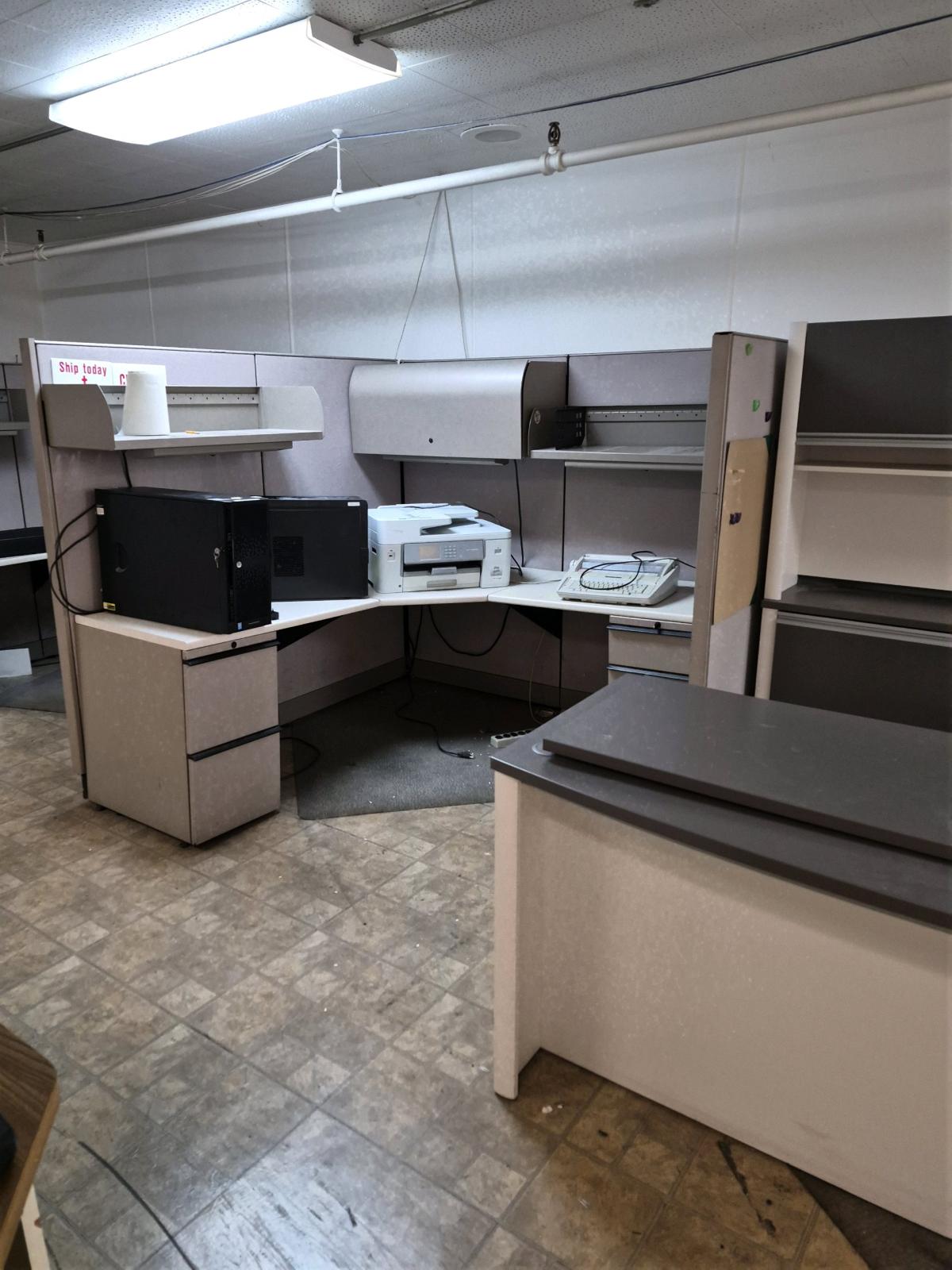 Office Furniture Desks miscellaneous items
