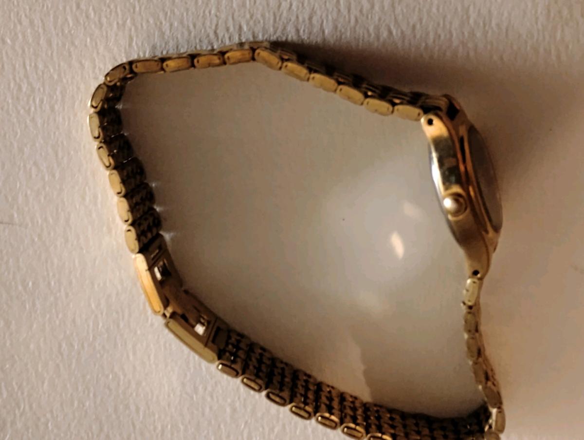vintage gold tone womens Seiko wristwatch