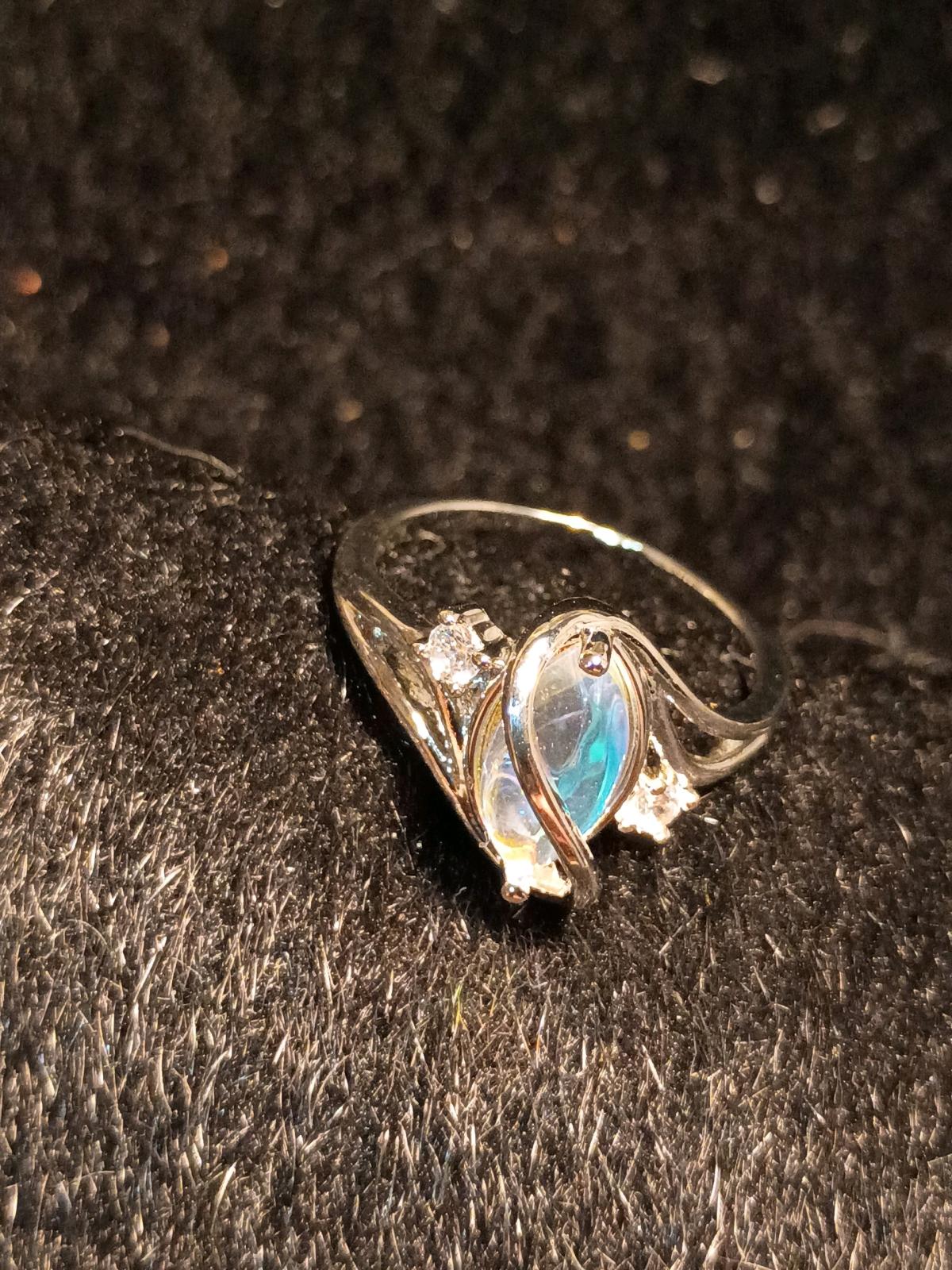 opal ring sz9