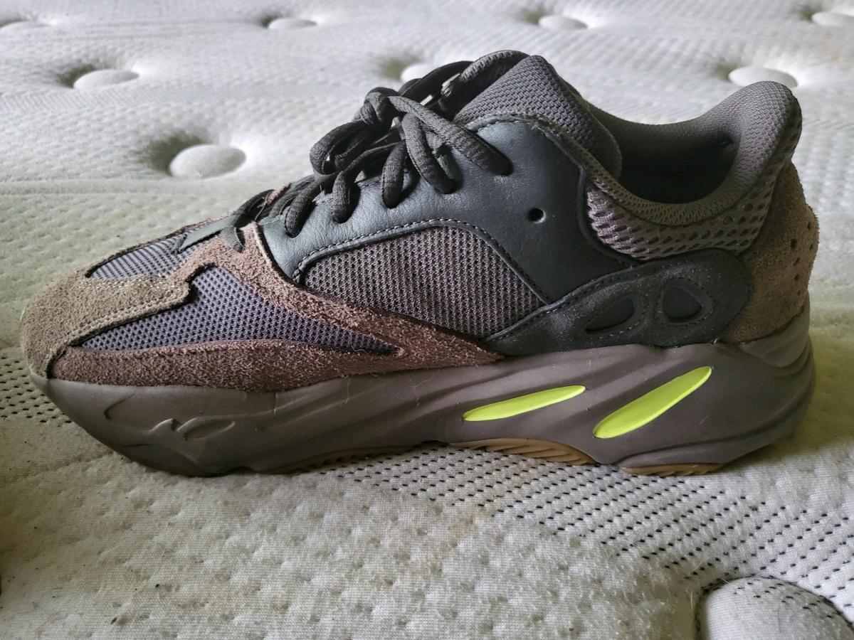 Yeezy Boost 700 Mauve 2018