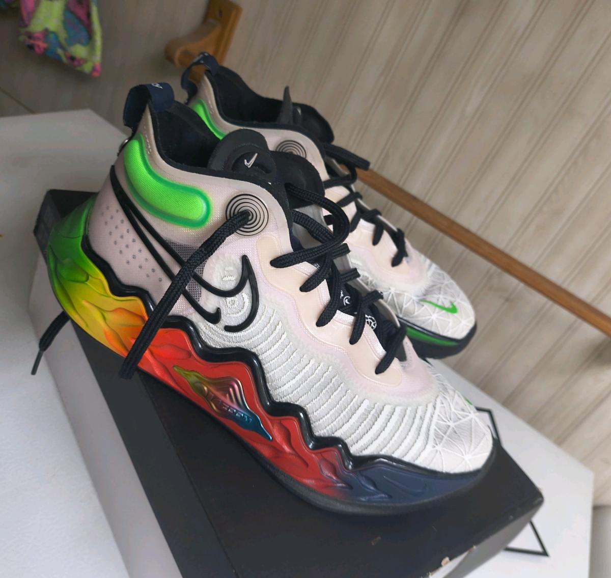 Nike Zoom GT Run Mens 7 and a half