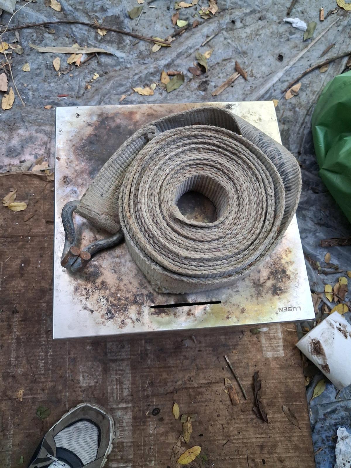 2 nylon  straps one with hook one without 15ft 25ft strong