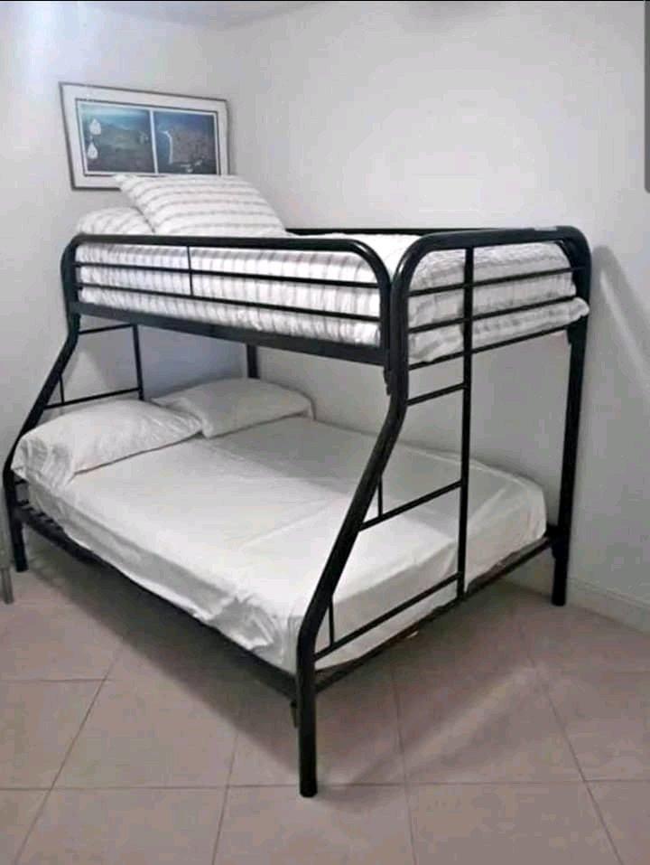 Litera Twin sobre Full metalica