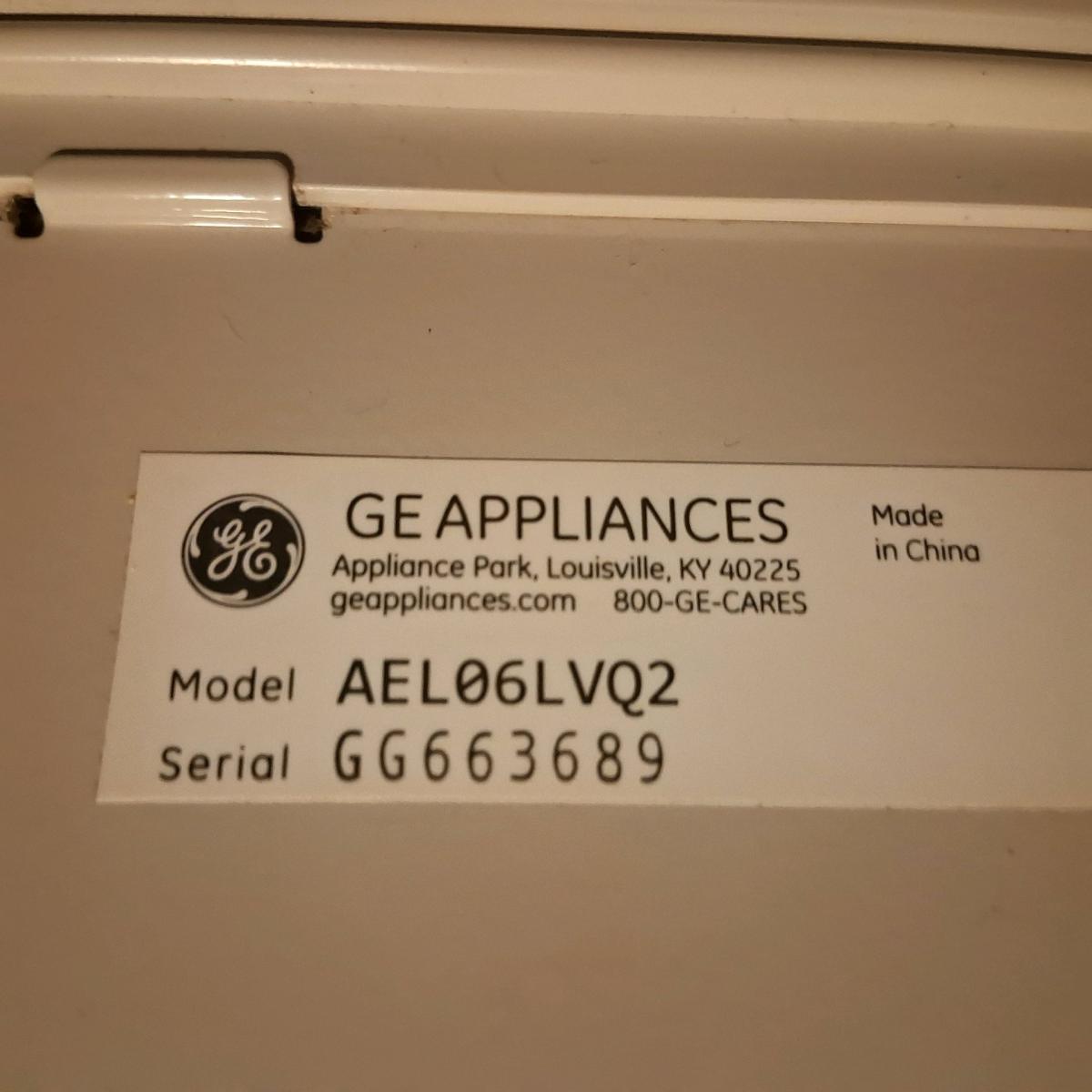 GE 6000 BTU Window Air Conditioner  Clean  Works Great