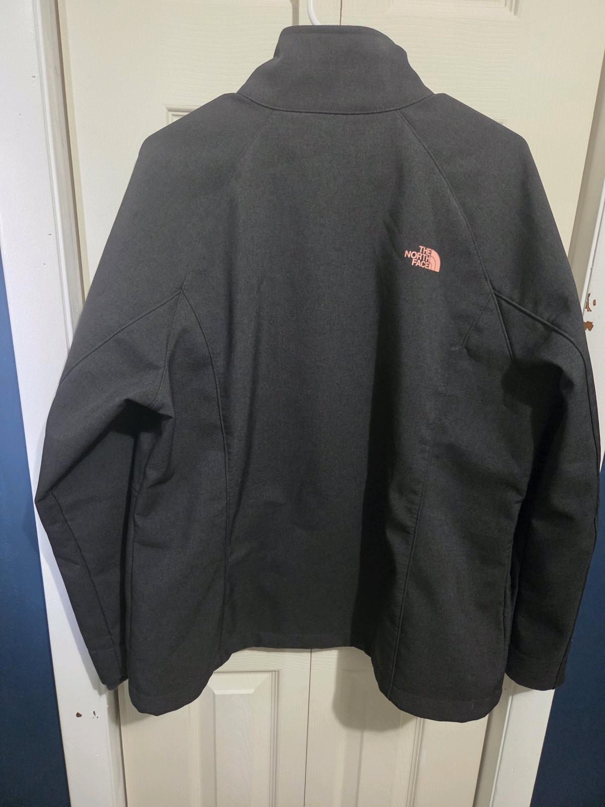 womens softshell Northface xxl