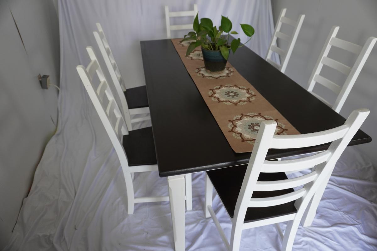 Beautiful Farmhouse Dining Table Set – 6 Chairs – Kona Stained Top & White Satin Base
