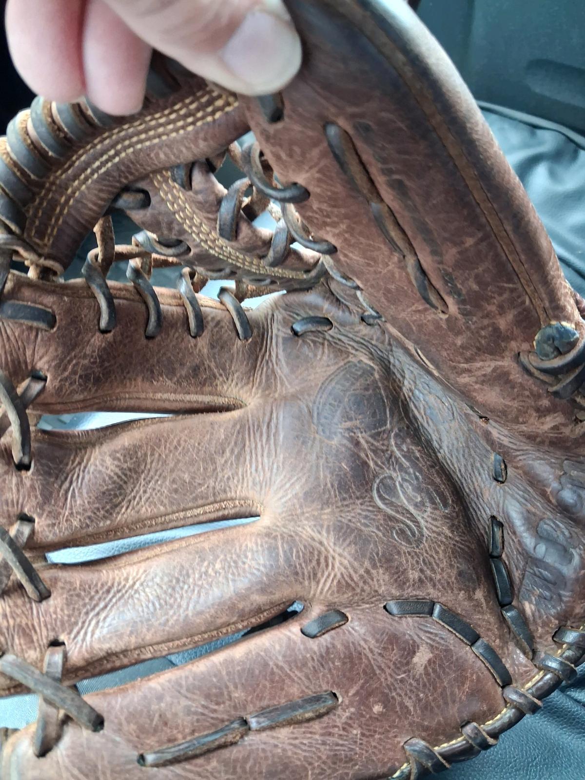 Wilson A800 baseball glove