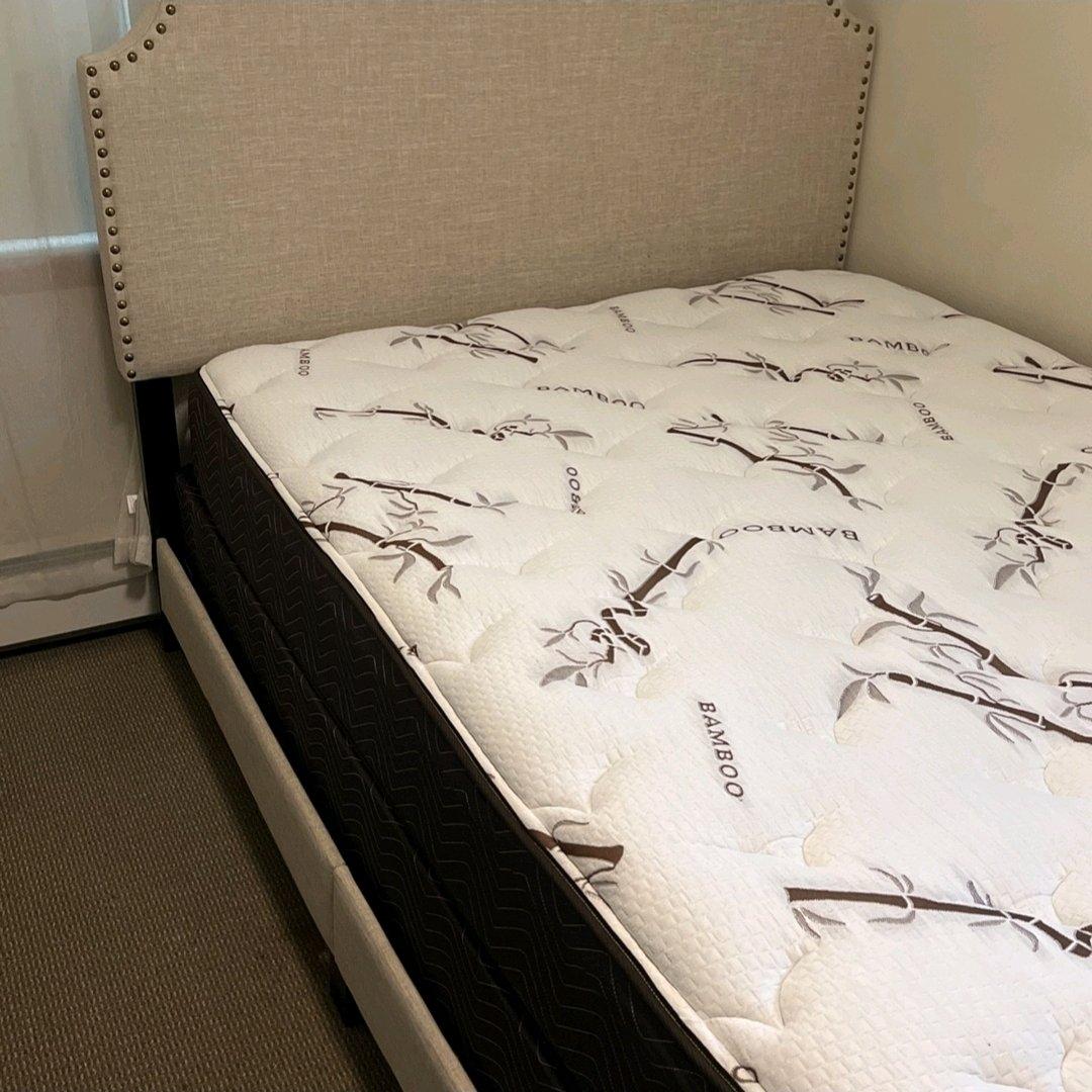 Cama Size Queen beige con colchon incluido