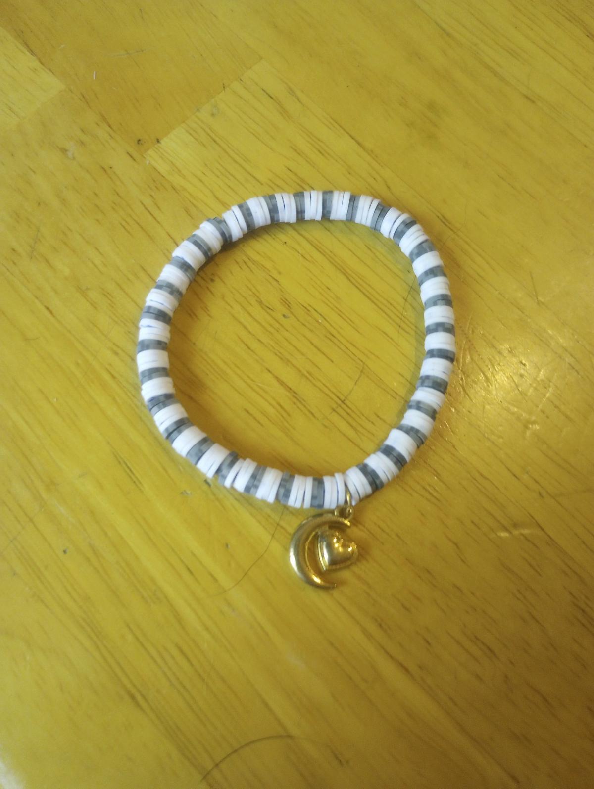2 random color braclets thank you