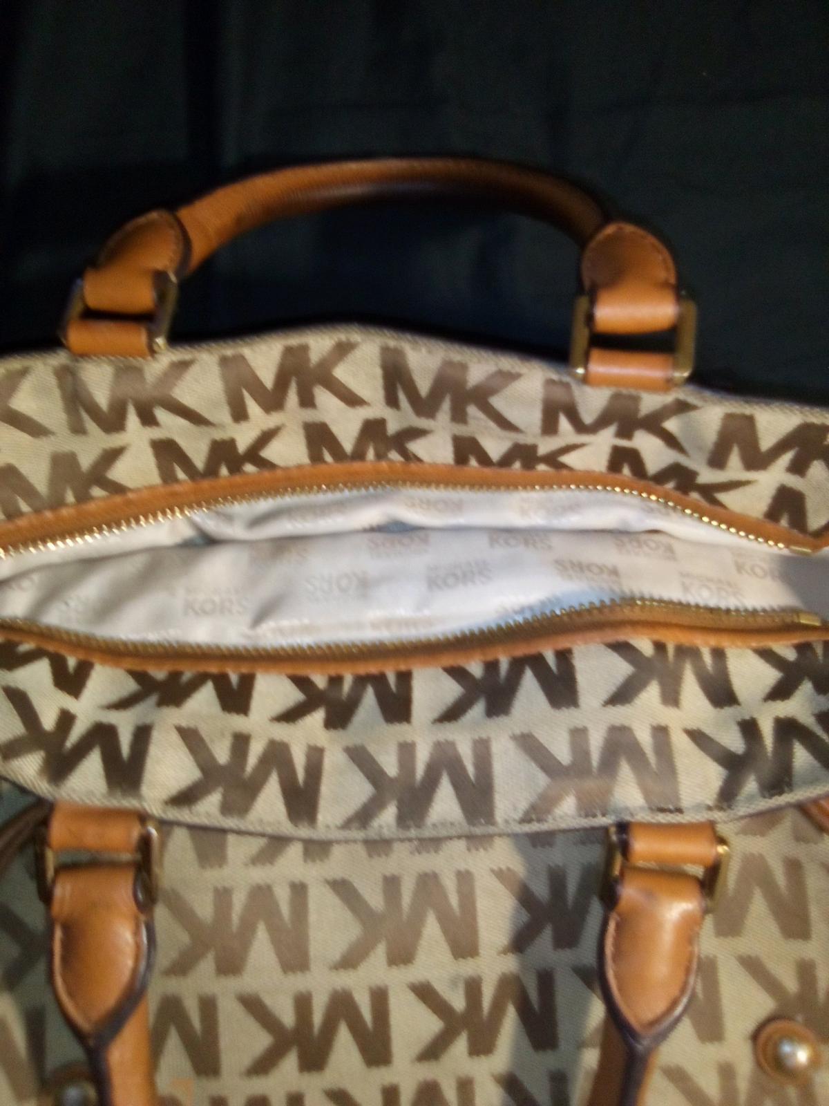 MK ladies hand bag good for traveling