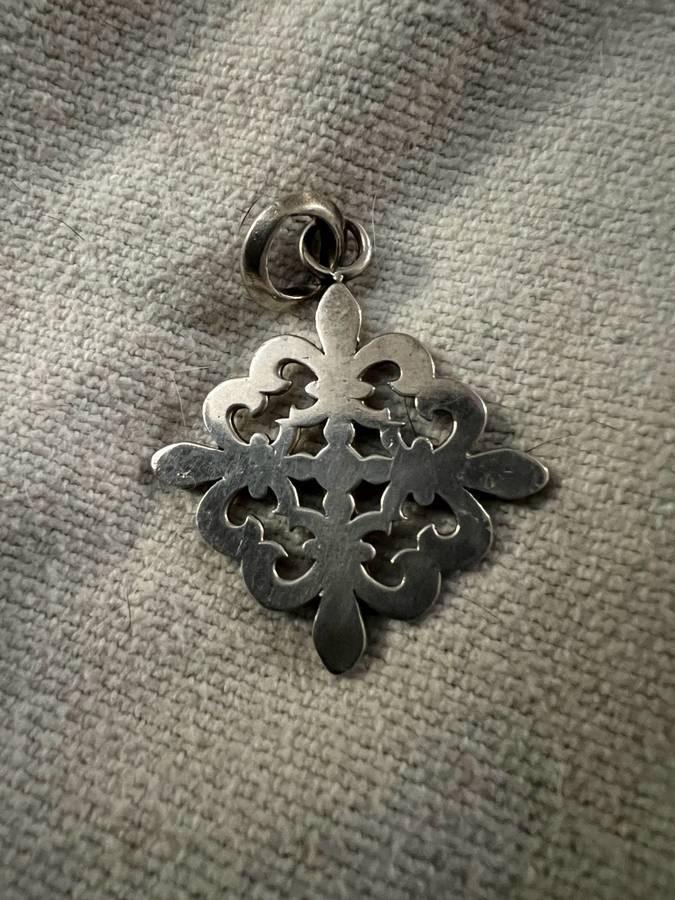 Fluer de Lis Unmarked Sterling Silver Pendant