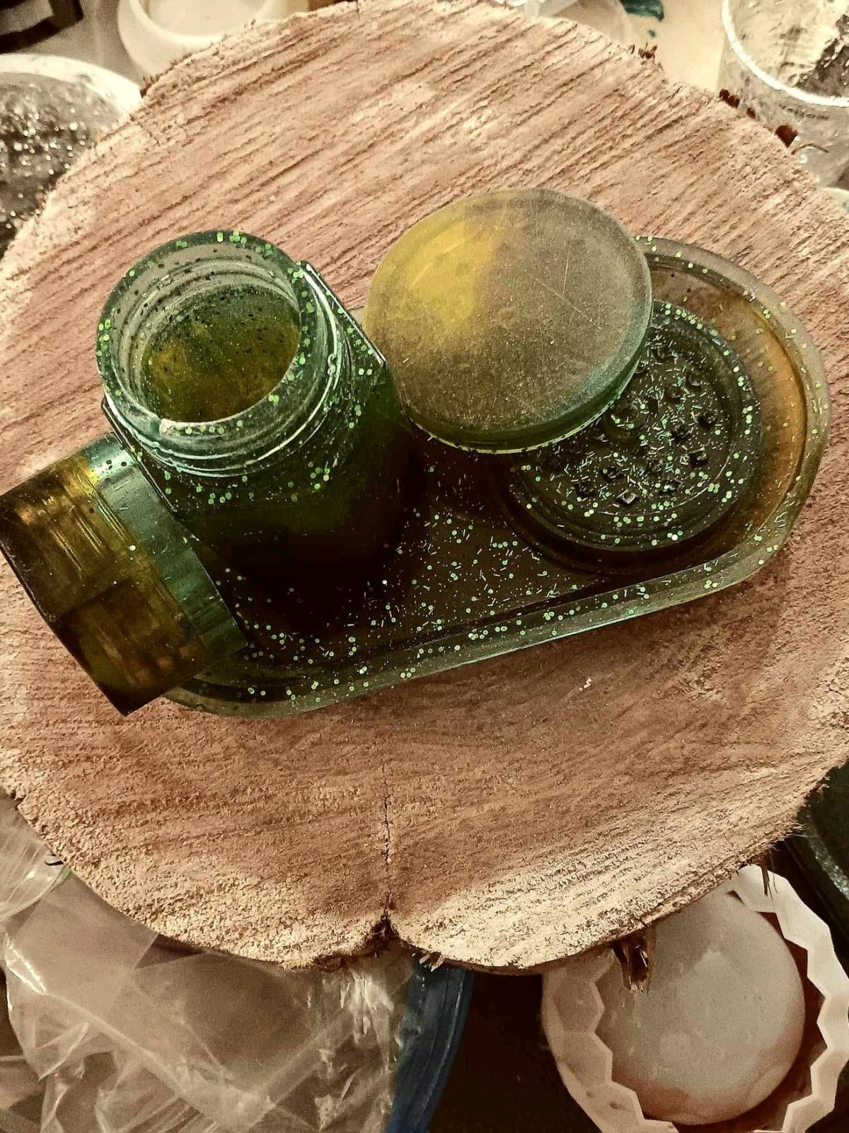 Resin tray jar and grinder sets
