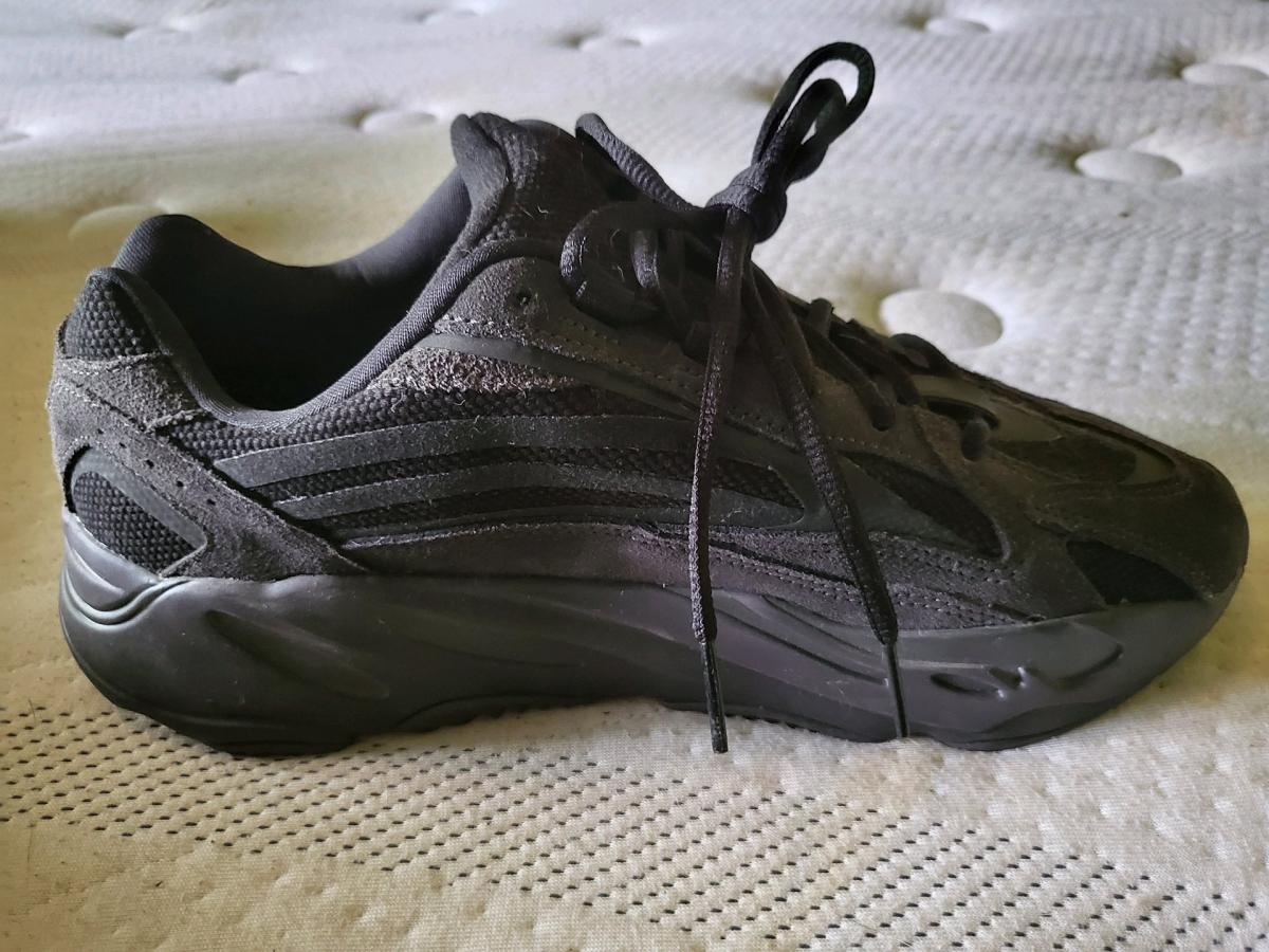 Yeezy Boost 700 V2 Vanta 2019