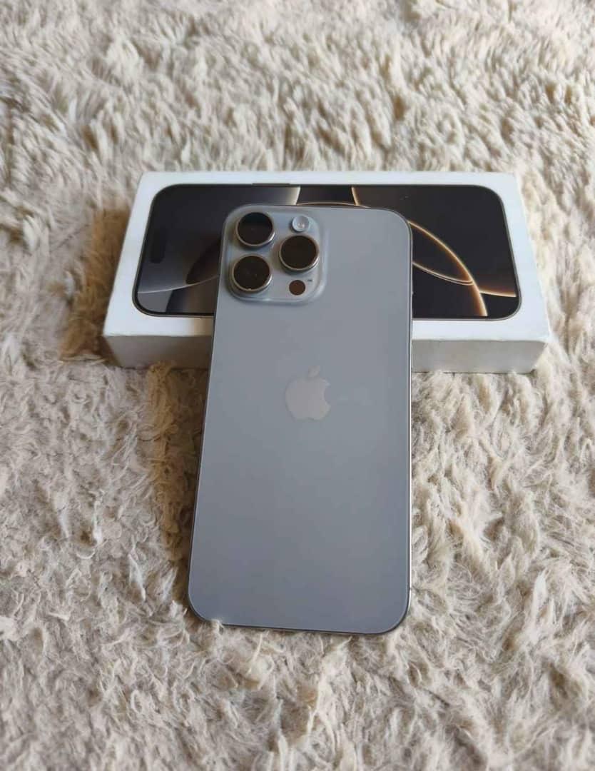 iPhone 16promax