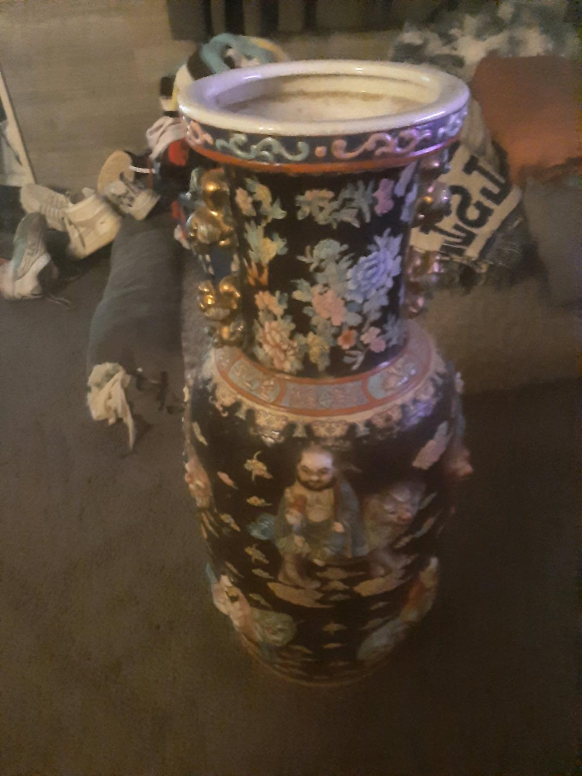 antique Chinese floor vase its big nice good shape