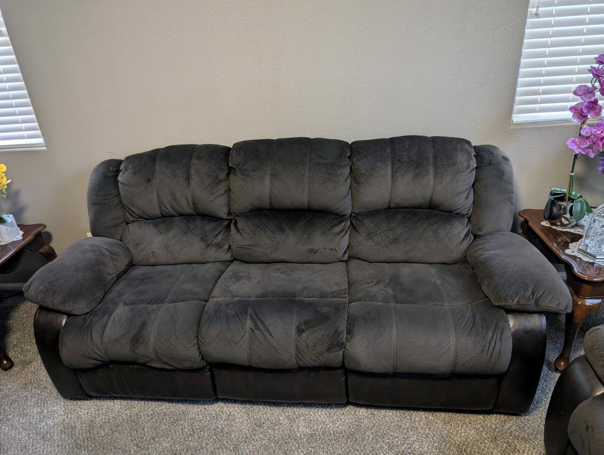 Living Room Set Gently Used