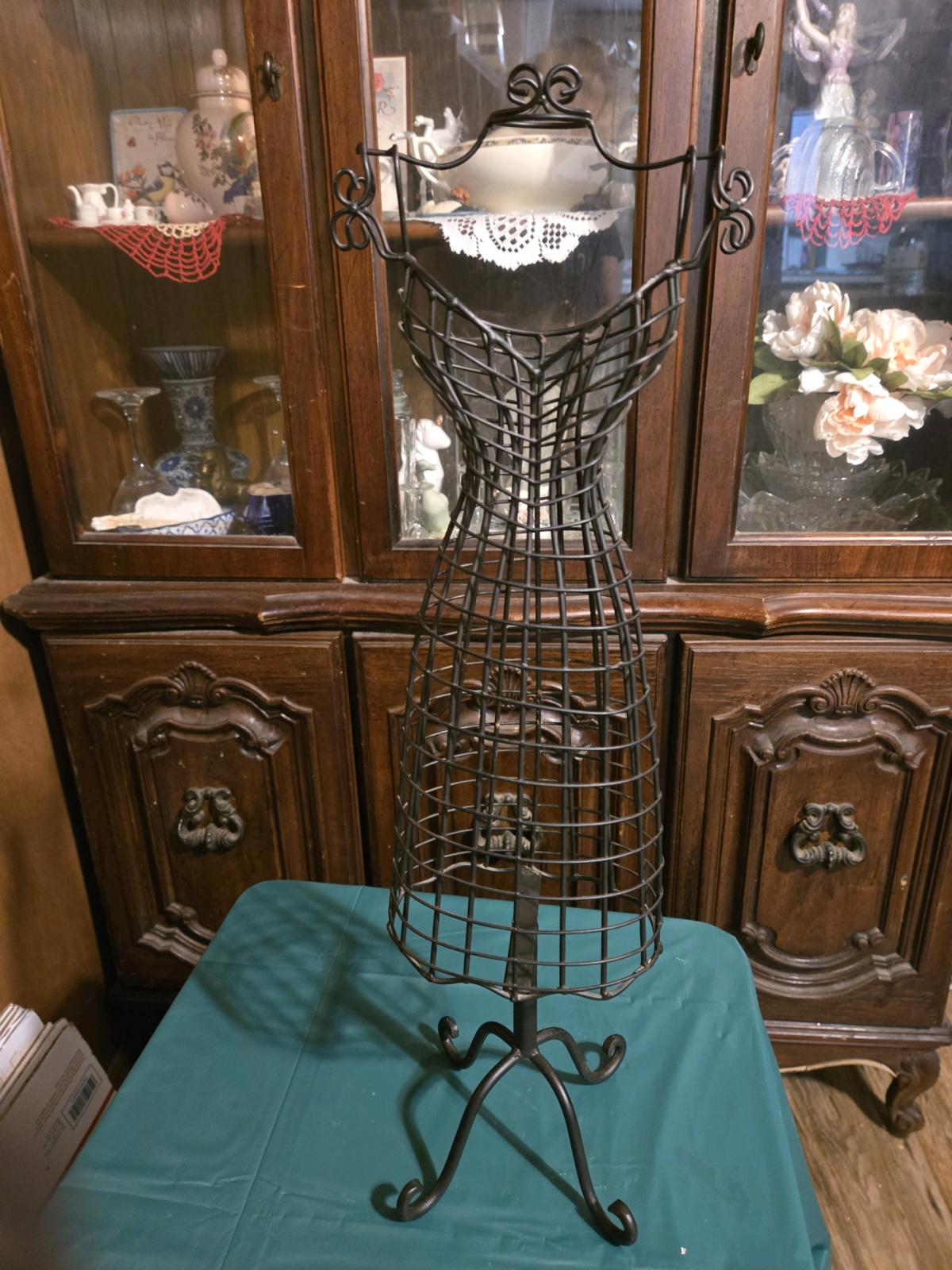 Black Metal Wire Dress Form Mannequin Jewellery Stand