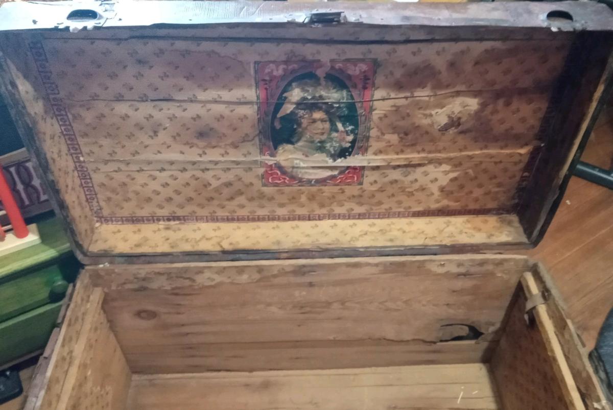 vintage Victorian steampunk trunk with lithograph picture