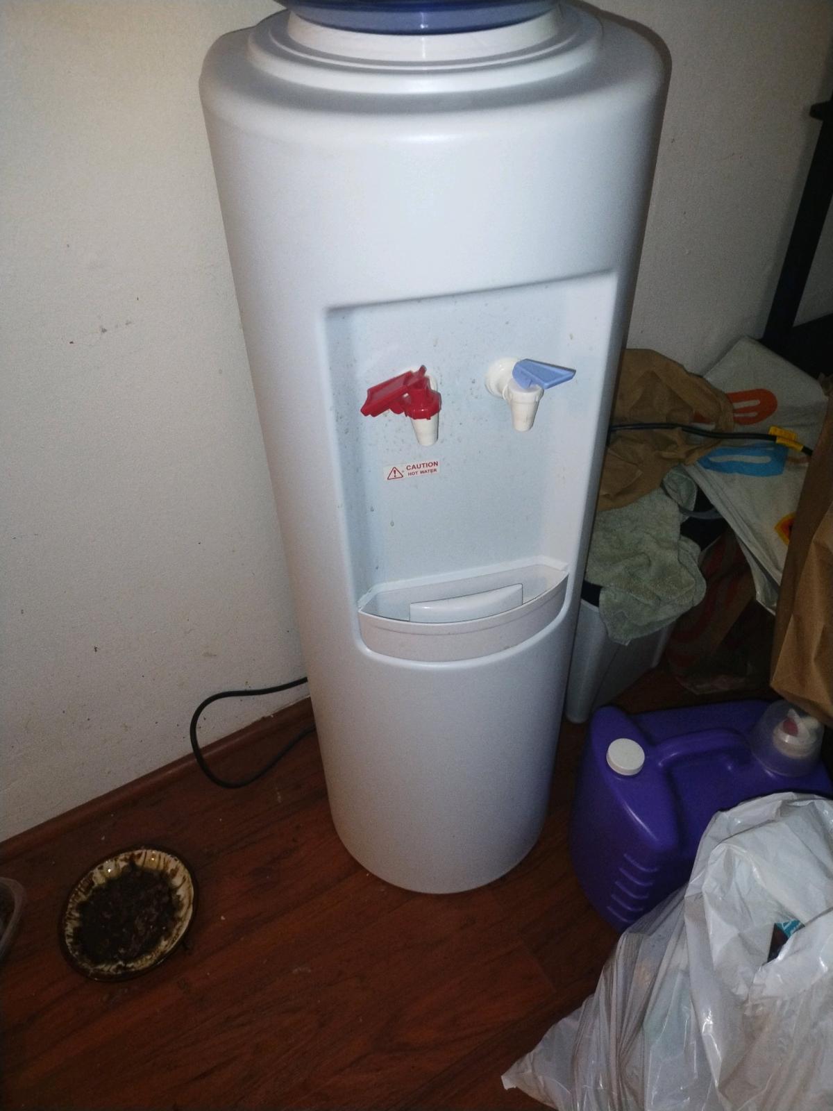 water dispenser for jugs of water