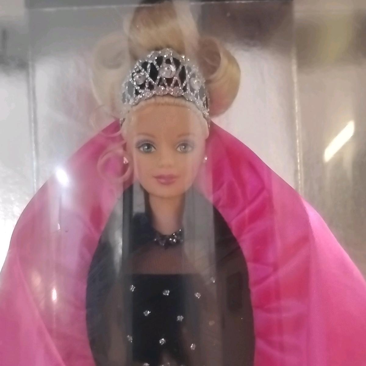 happy holidays barbie misprint box