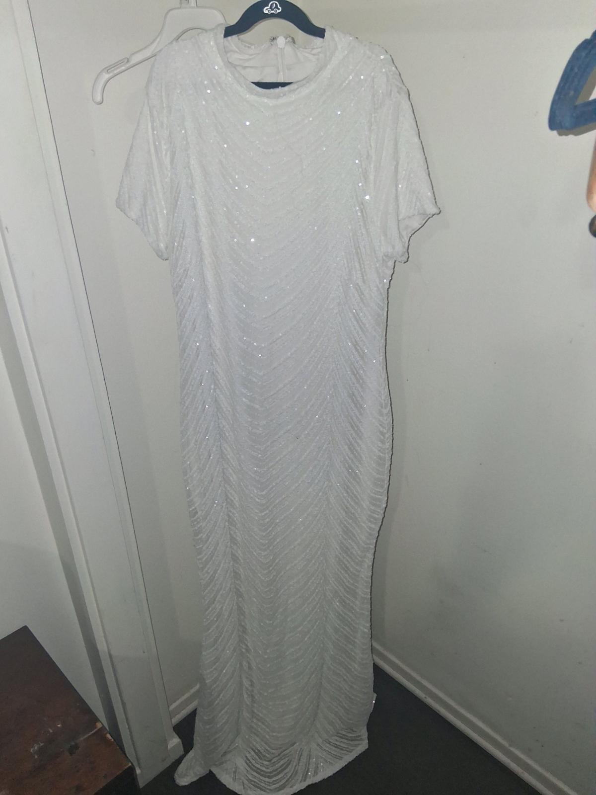 Fashion Nova Short Sleeve White Sequin Body Con Dress