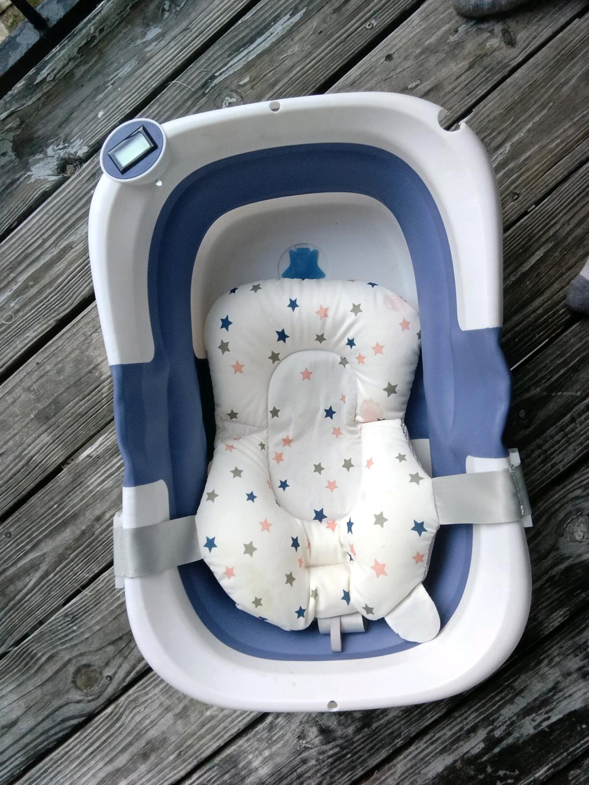 Beautiful baby tub cash only must pickup