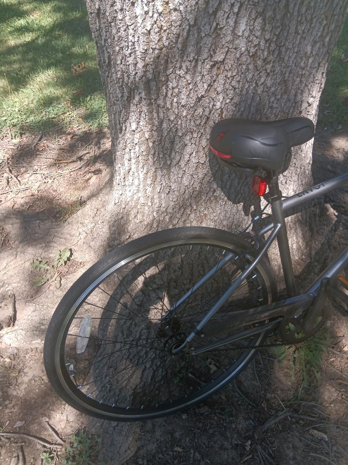 like new 26in mountain bike