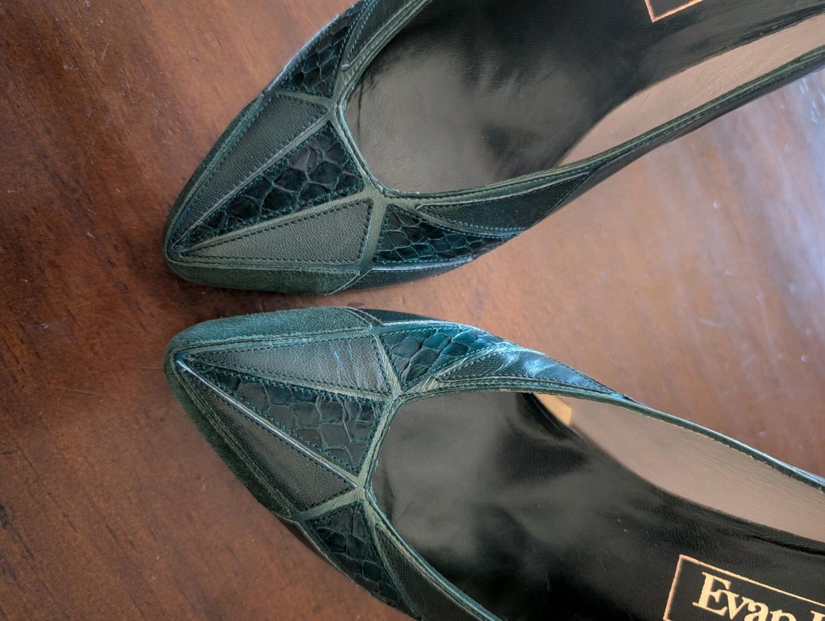 vintage Evan Picone Emerald Pumps