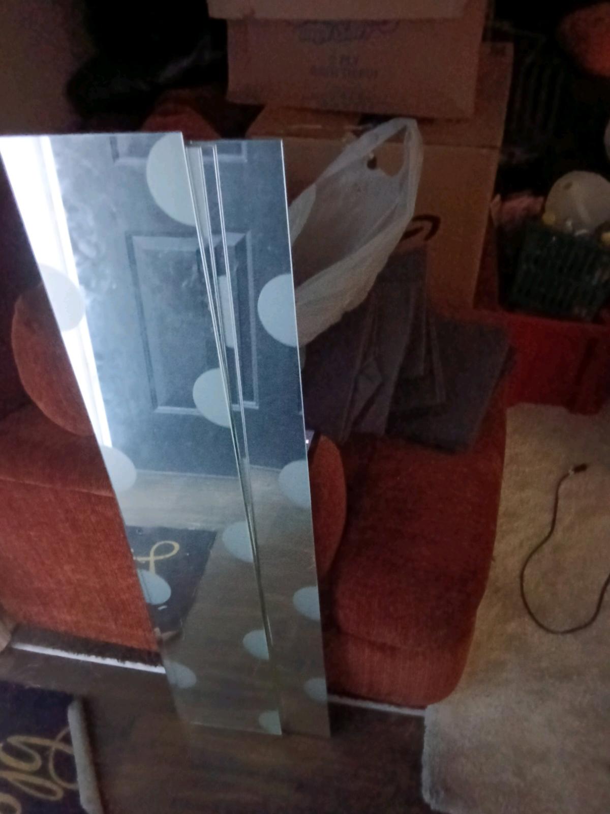 BEAUTIFUL 6 PIECE MIRROR WITH WHITE DOTS