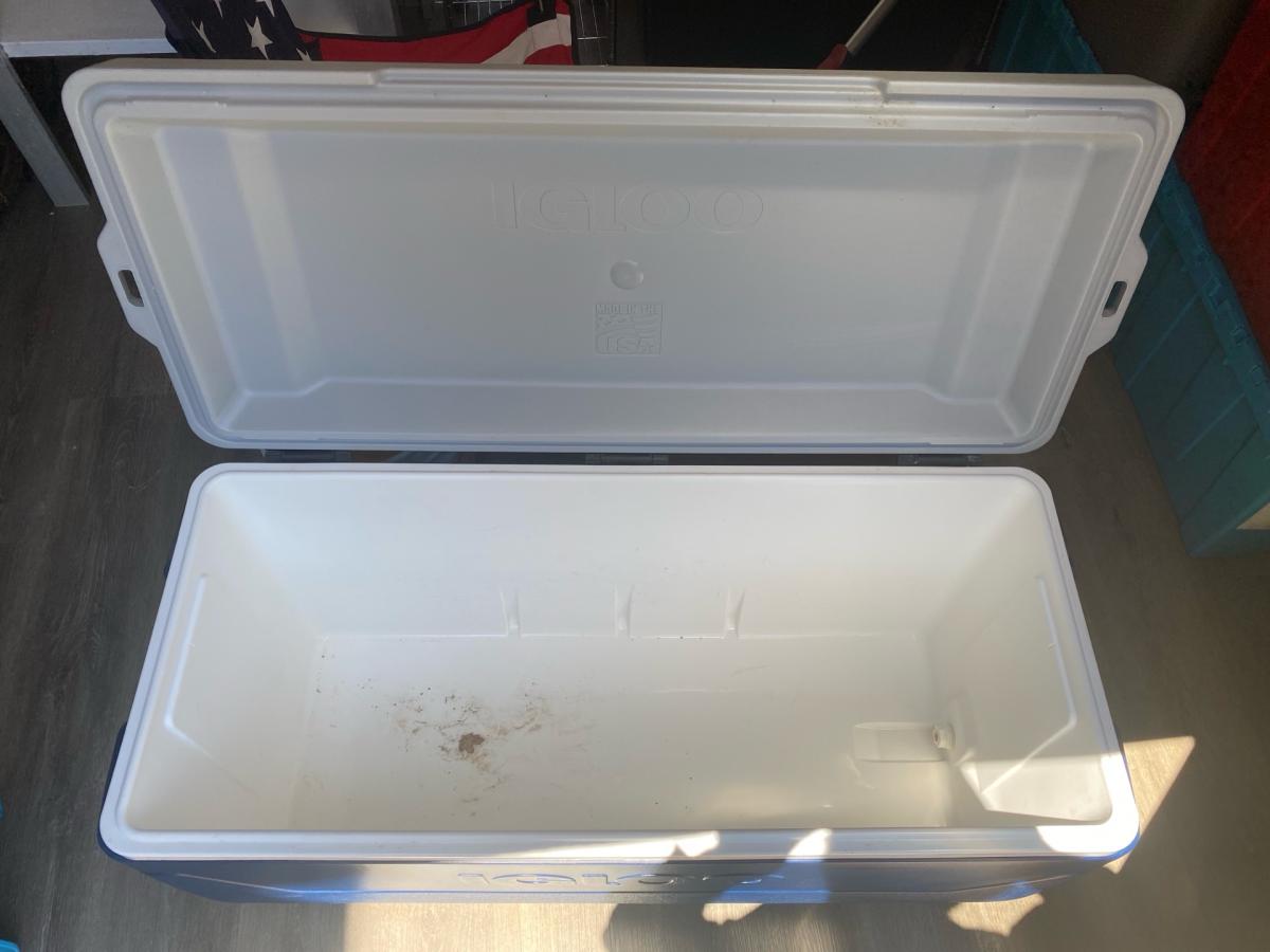 Large Igloo Cooler Blue and White
