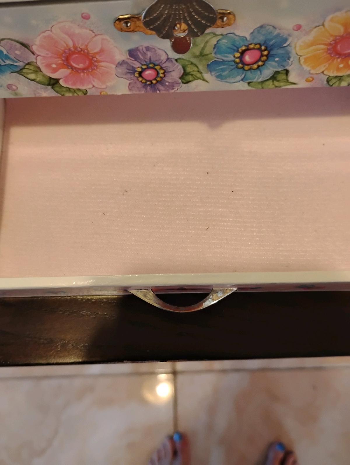 jewelry box