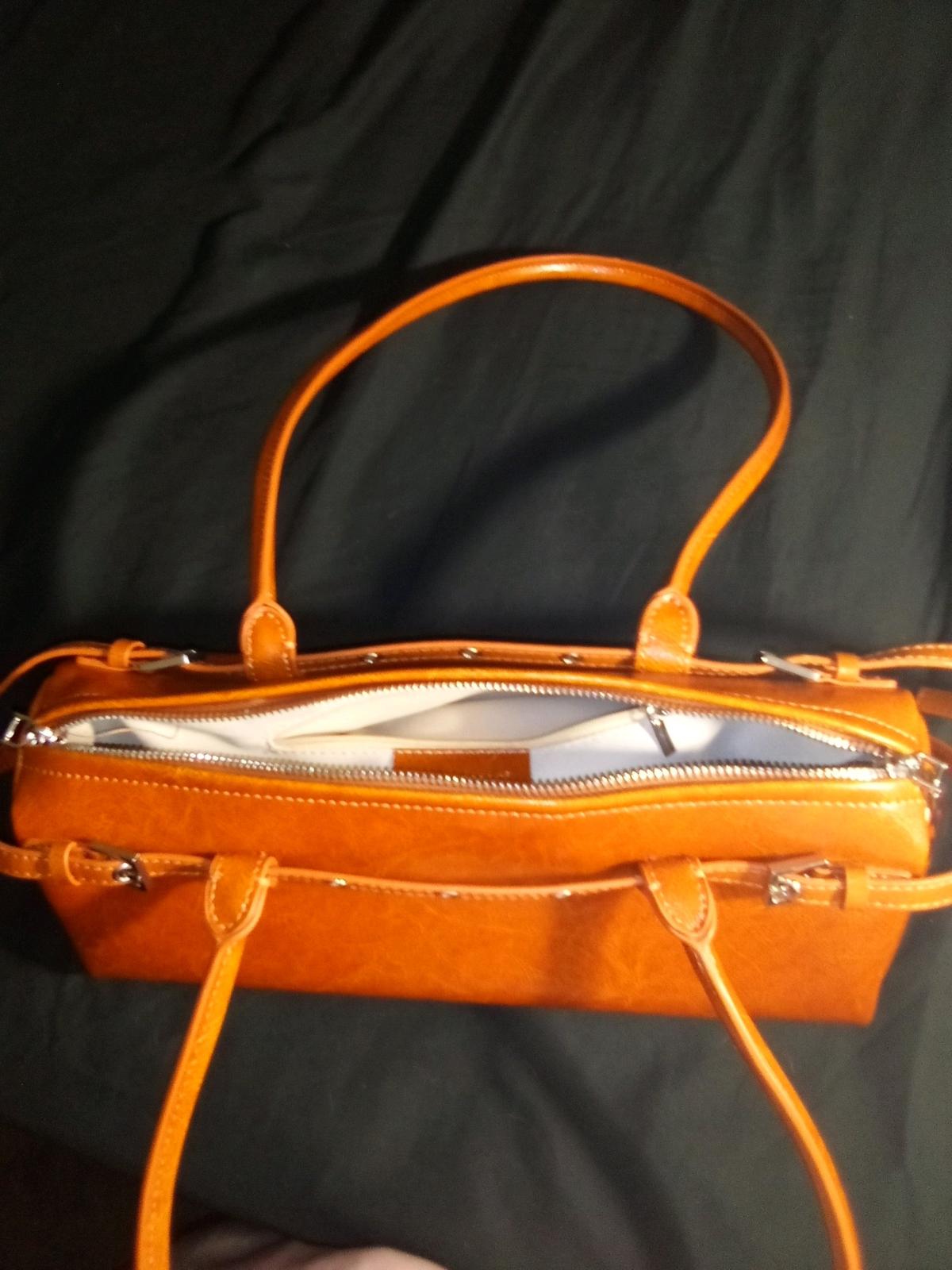 nice tan bag great for the rodeo or going out