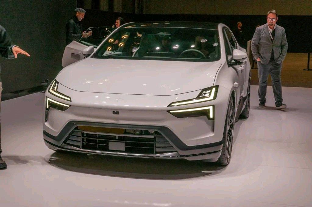 Im selling a brand new car name Polestar in 2025