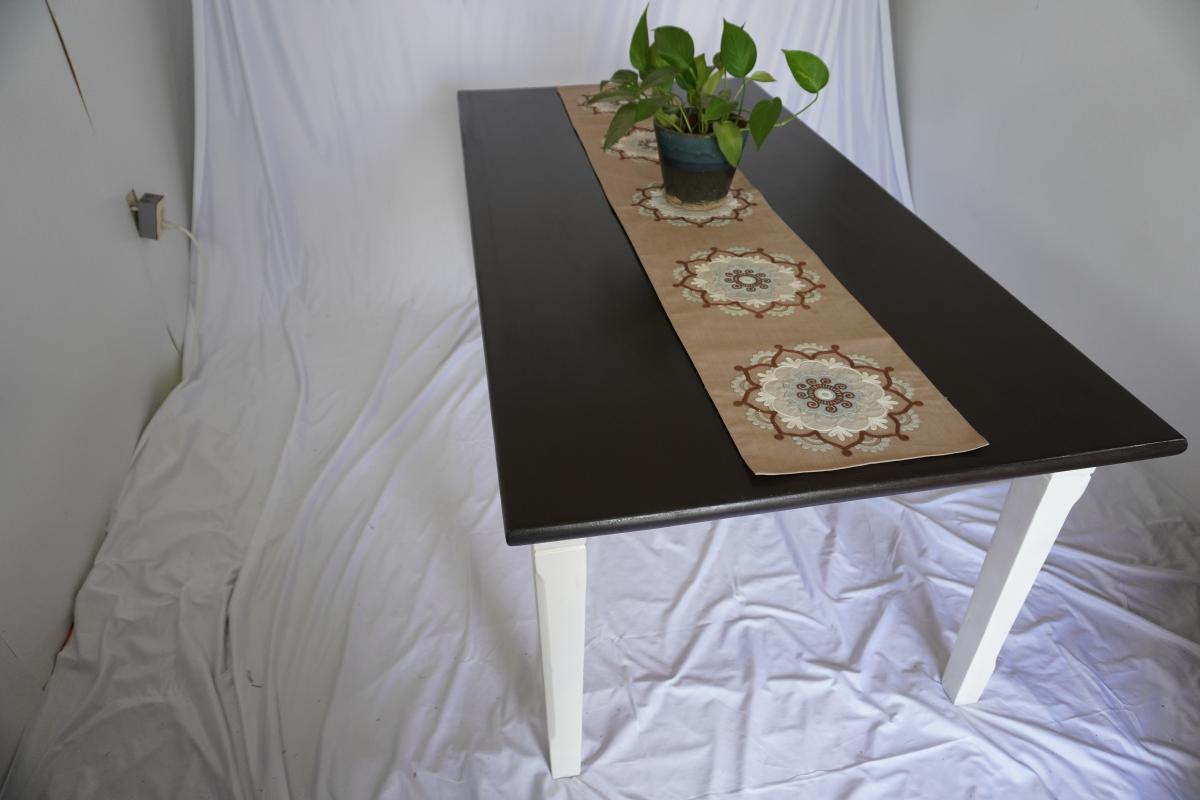 Beautiful Farmhouse Dining Table Set – 6 Chairs – Kona Stained Top & White Satin Base