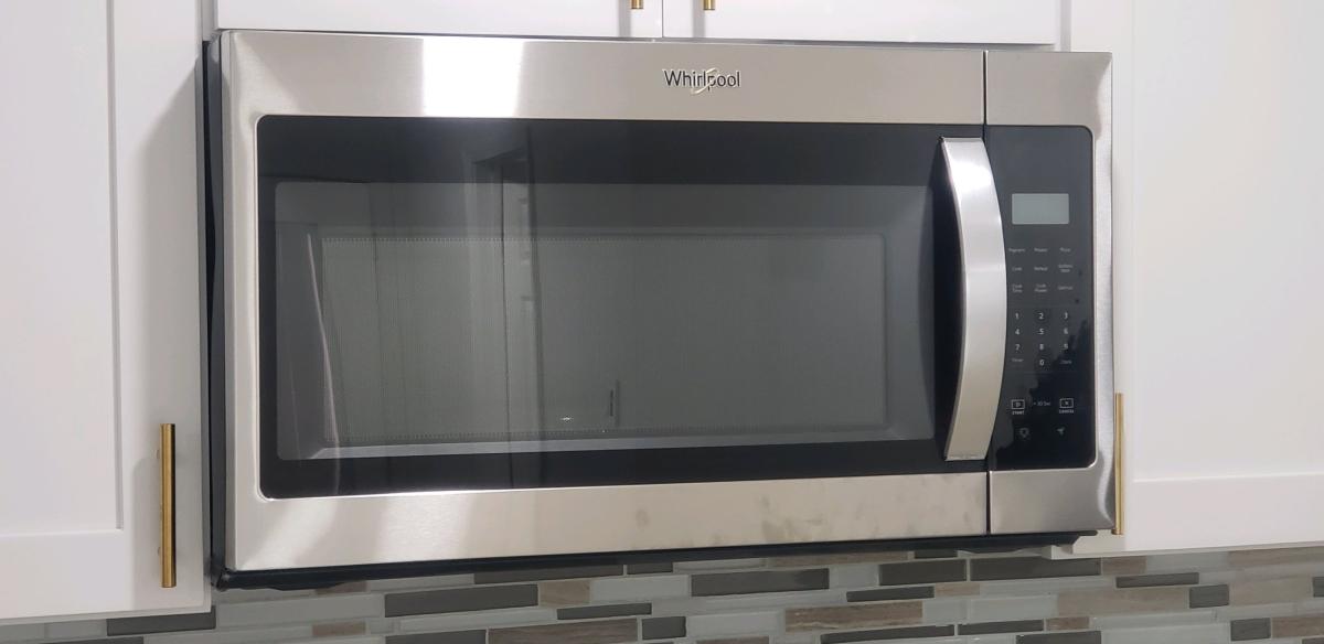 over the Stove Microwave  Like Brand new