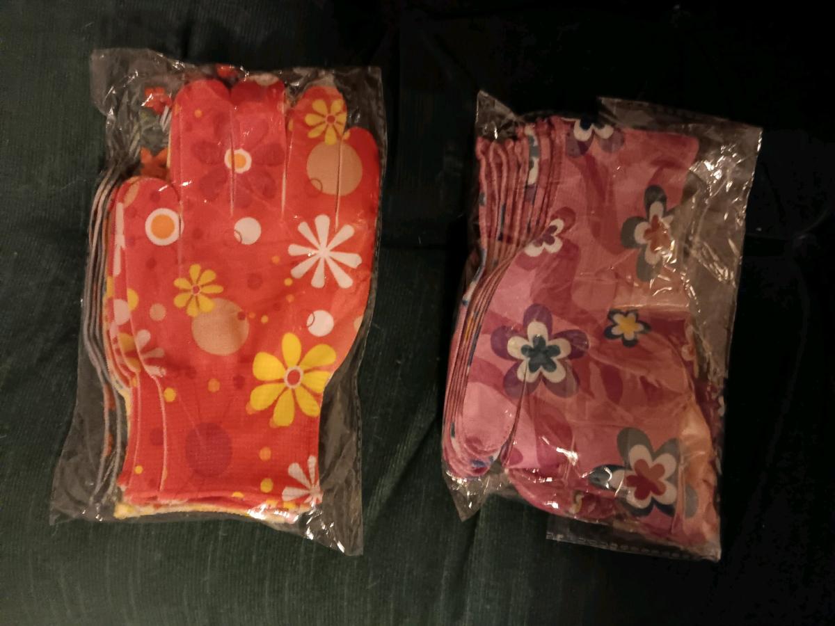12 pairs of gloves