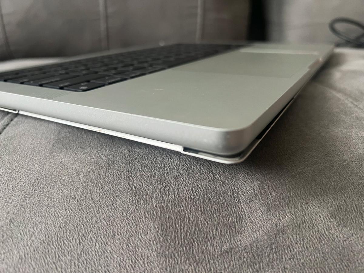 A2442 2021 MACBOOK PRO M1 PRO TOP CASE ONLY NOT COMPLETE